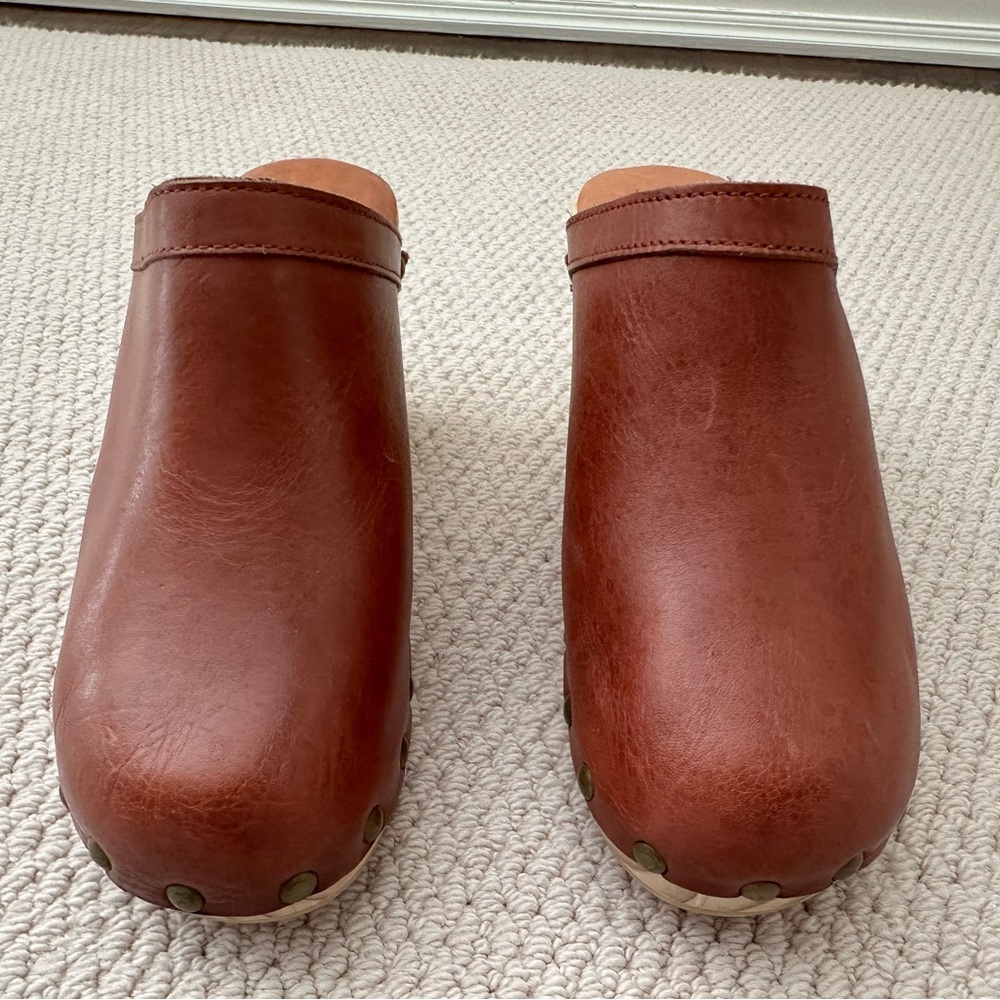 Beek Woodpecker Clogs. Saddle. Size7. - Picture 5 of 6